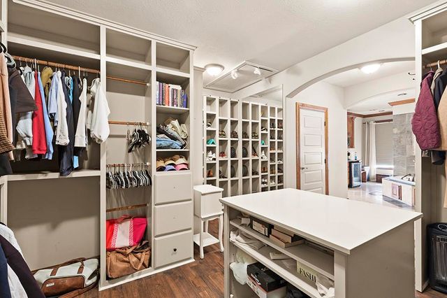 7906 W Farm Road 94, Willard, MO 65781