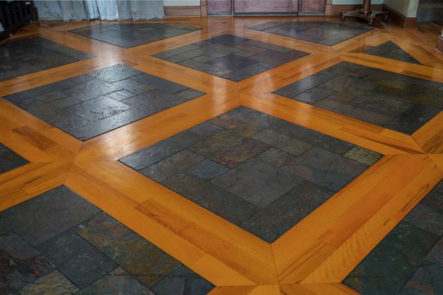 7906 W Farm Road 94, Willard, MO 65781