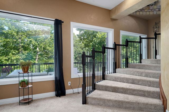 7906 W Farm Road 94, Willard, MO 65781