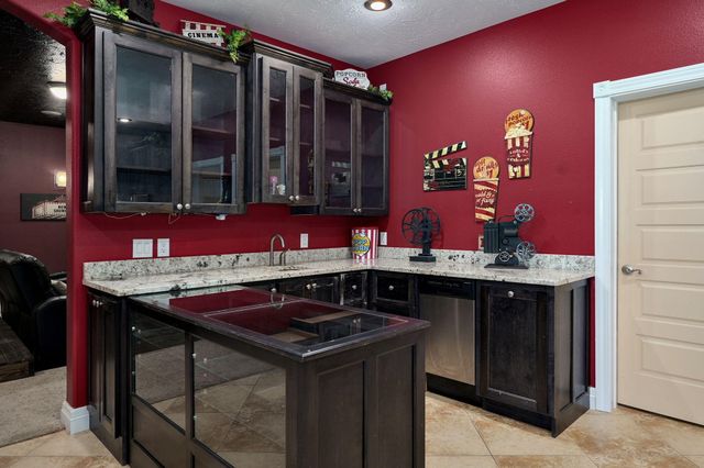 7906 W Farm Road 94, Willard, MO 65781