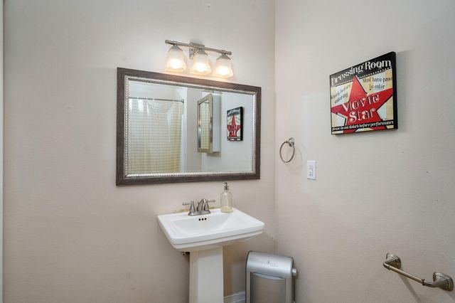 7906 W Farm Road 94, Willard, MO 65781