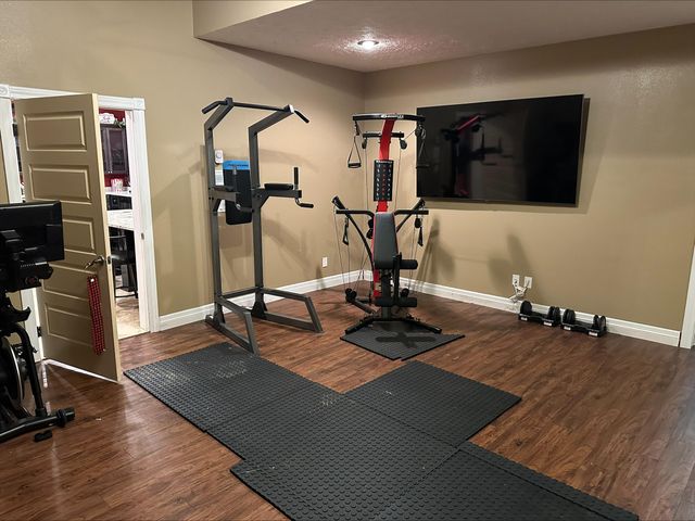 7906 W Farm Road 94, Willard, MO 65781