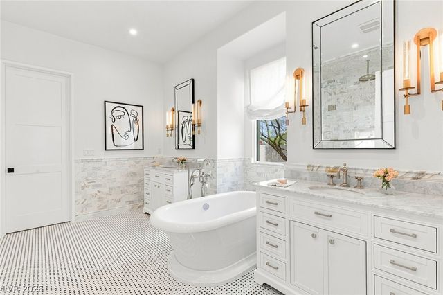 8 Pine Hollow Drive, Henderson, NV 89052