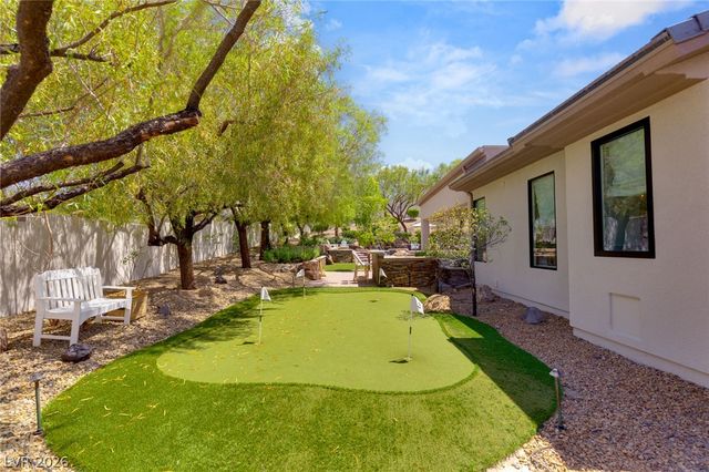 8 Pine Hollow Drive, Henderson, NV 89052