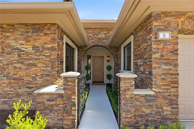 8 Pine Hollow Drive, Henderson, NV 89052