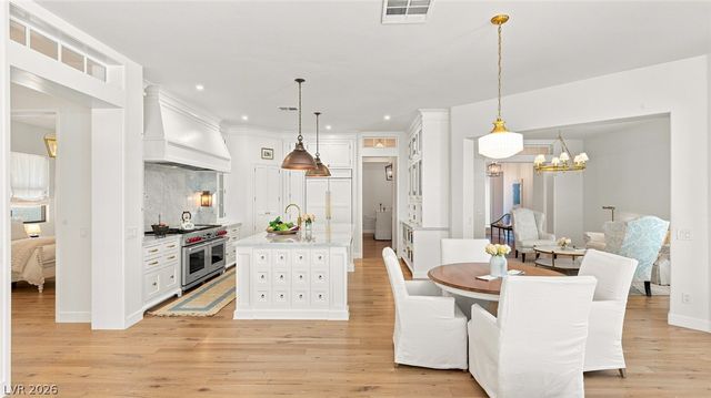 8 Pine Hollow Drive, Henderson, NV 89052
