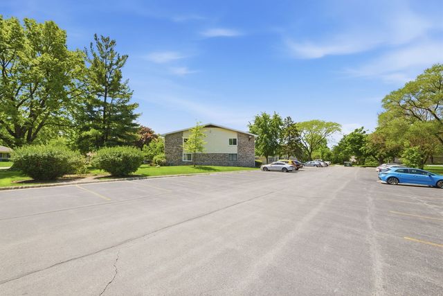 2630 Mitchell Drive 4, Woodridge, IL 60517