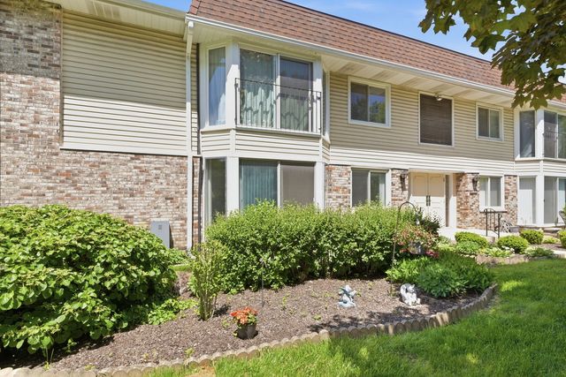 2630 Mitchell Drive 4, Woodridge, IL 60517