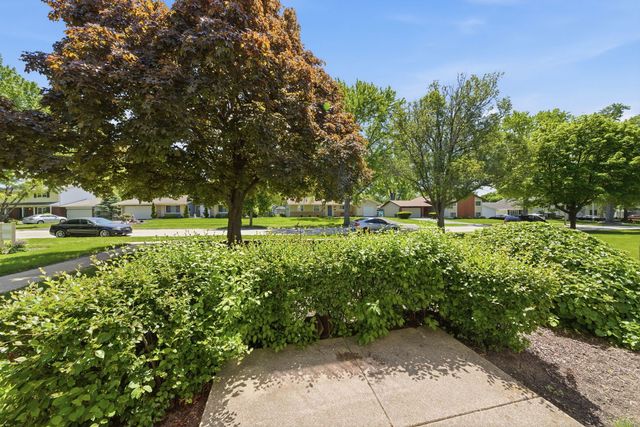 2630 Mitchell Drive 4, Woodridge, IL 60517