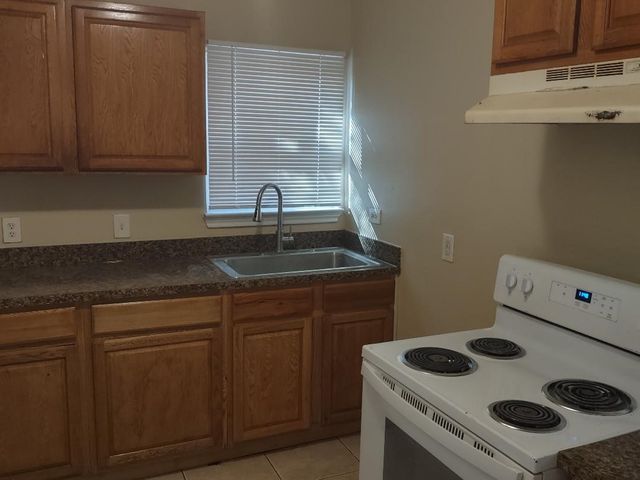 2432 E Timberview Lane, Arlington, TX 76014