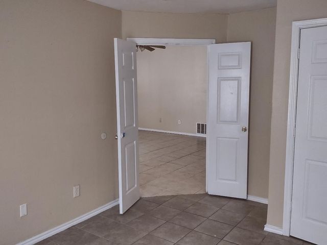 2432 E Timberview Lane, Arlington, TX 76014