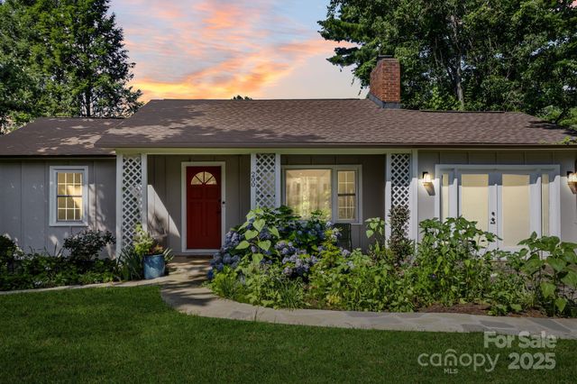 200 Aurora Drive, Asheville, NC 28805