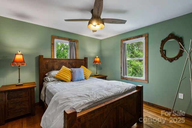 200 Aurora Drive, Asheville, NC 28805