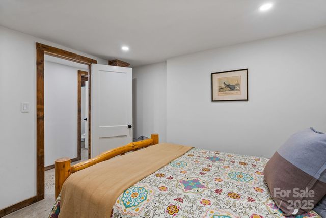 200 Aurora Drive, Asheville, NC 28805