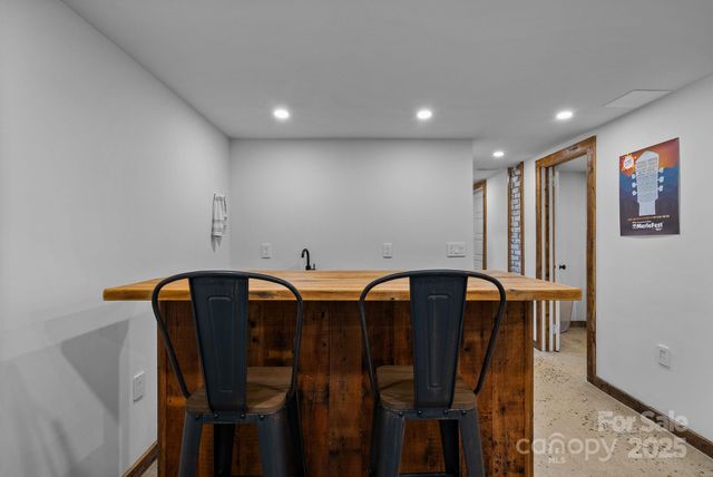 200 Aurora Drive, Asheville, NC 28805