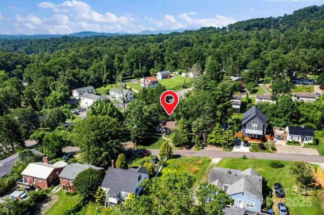 200 Aurora Drive, Asheville, NC 28805