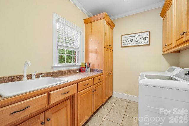 5505 Hickory Leaf Court, Mount Holly, NC 28120