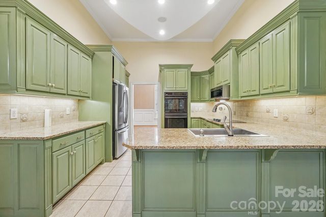5505 Hickory Leaf Court, Mount Holly, NC 28120