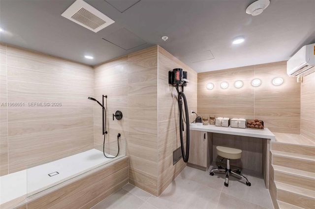 3900 Alton Road 205, Miami Beach, FL 33140