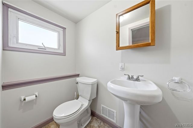 135 Millwood Drive, Tonawanda, NY 14150