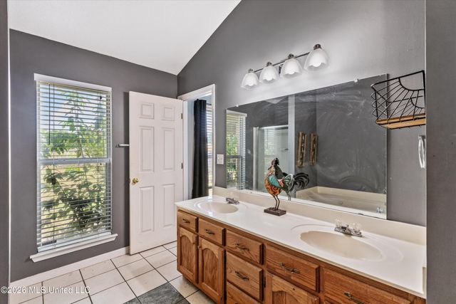 6108 Magnolia Lakes Drive, Olive Branch, MS 38654