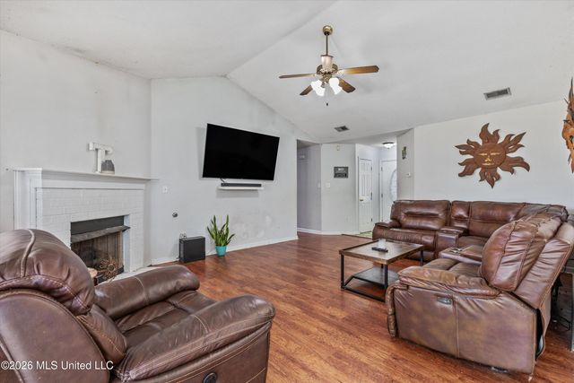 6108 Magnolia Lakes Drive, Olive Branch, MS 38654
