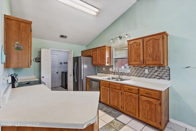 6108 Magnolia Lakes Drive, Olive Branch, MS 38654