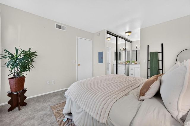 13059 Wimberly Sq 125, San Diego, CA 92128