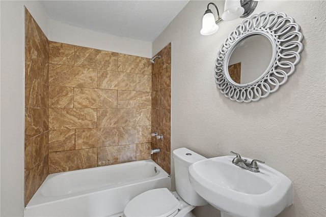 1705 Sycamore Pl, Corpus Christi, TX 78416