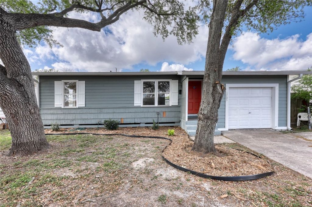1705 Sycamore Pl, Corpus Christi, TX 78416