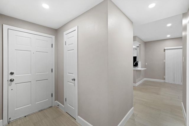 2300 Augusta Drive 37, Houston, TX 77057