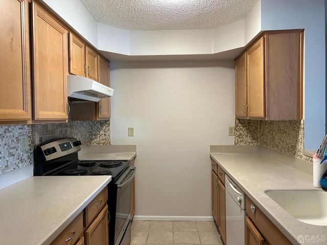614 Aspen Drive 614, Plainsboro, NJ 08536