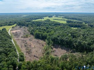 648 Hardtimes Rd, Farmville, VA 23901
