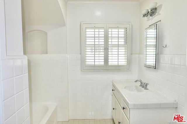 210 S Spalding Drive, Beverly Hills, CA 90212