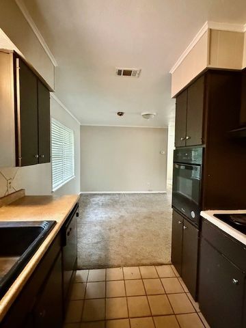 2455 Cypress Drive, Paris, TX 75460