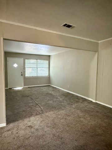 2455 Cypress Drive, Paris, TX 75460