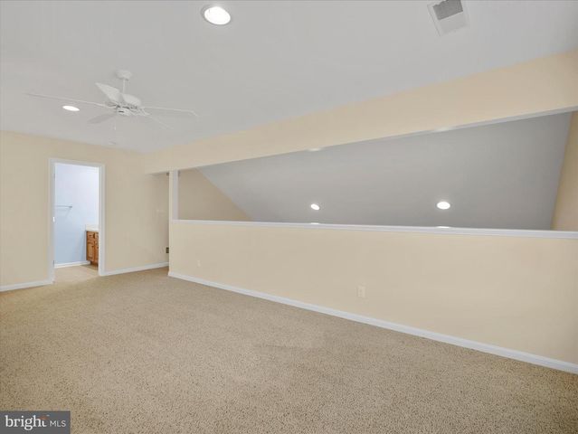 6881 OLD COURSE RD, Fayetteville, PA 17222