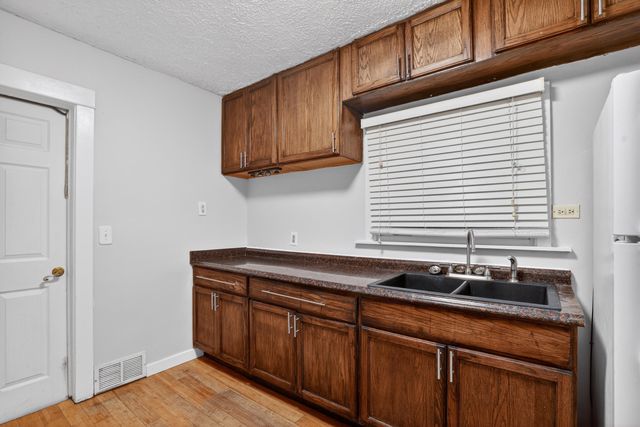 2533 S Washington Avenue, Lansing City, MI 48910