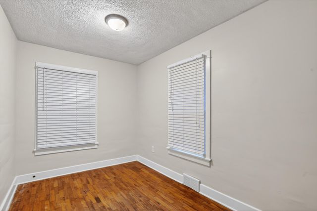 2533 S Washington Avenue, Lansing City, MI 48910