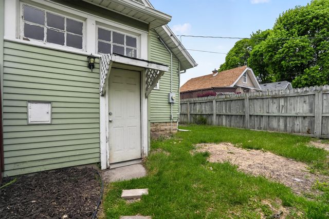 2533 S Washington Avenue, Lansing City, MI 48910