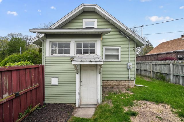 2533 S Washington Avenue, Lansing City, MI 48910