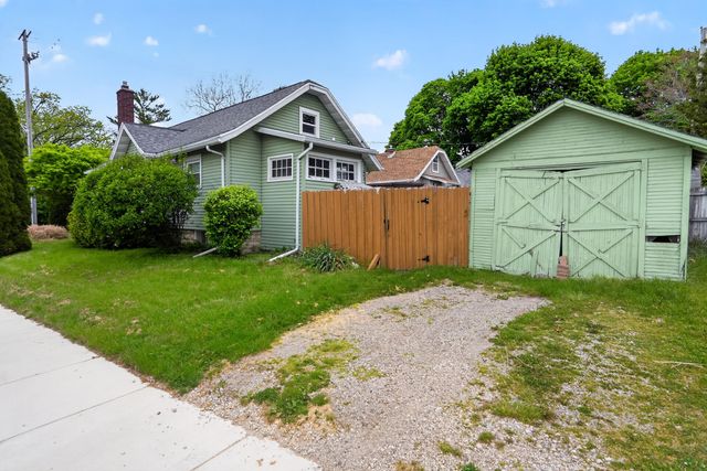 2533 S Washington Avenue, Lansing City, MI 48910