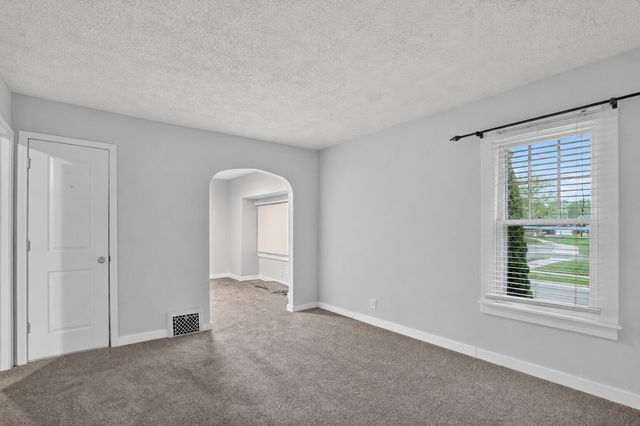 2533 S Washington Avenue, Lansing City, MI 48910