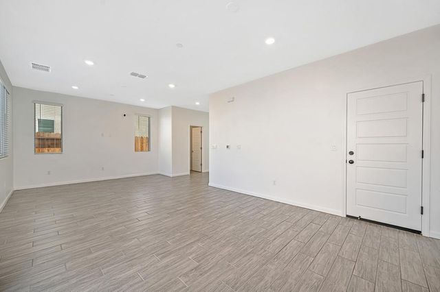 8859 Dorsetwood Way, Sacramento, CA 95829