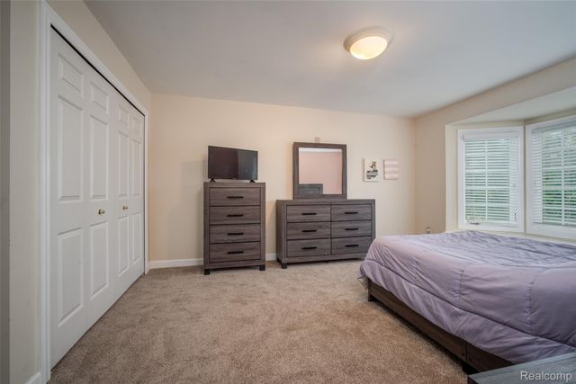 11226 Wilshire Drive, Shelby Charter Township, MI 48315