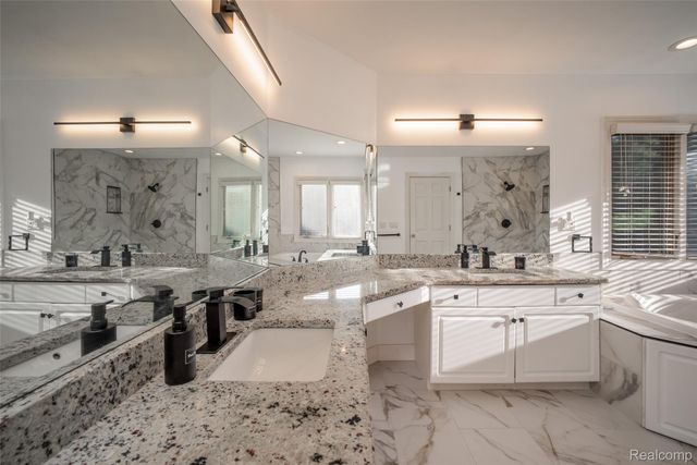11226 Wilshire Drive, Shelby Charter Township, MI 48315