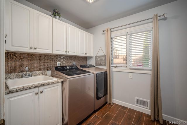 11226 Wilshire Drive, Shelby Charter Township, MI 48315