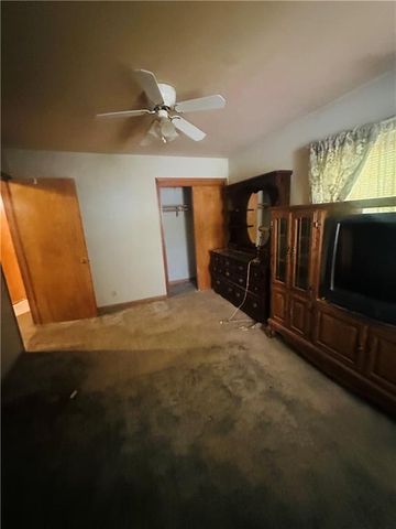 10601 E 33rd Terrace S, Independence, MO 64052