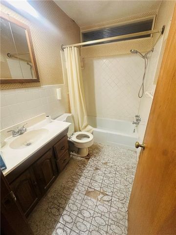 10601 E 33rd Terrace S, Independence, MO 64052