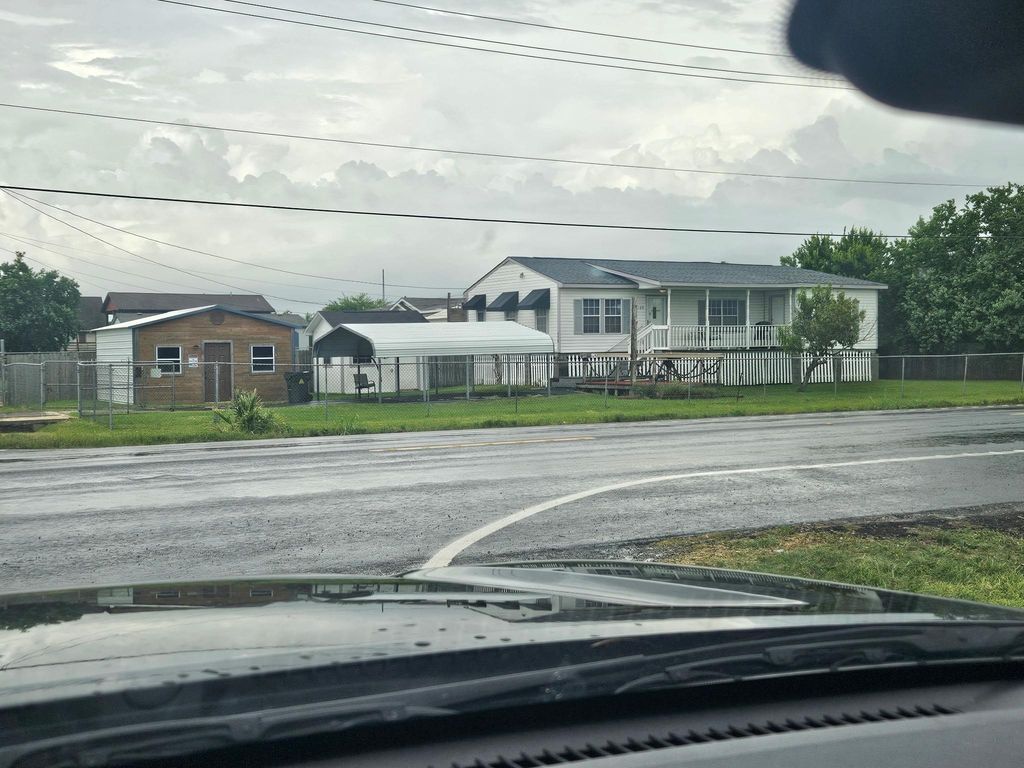 208 13th Street, Dickinson, TX 77539